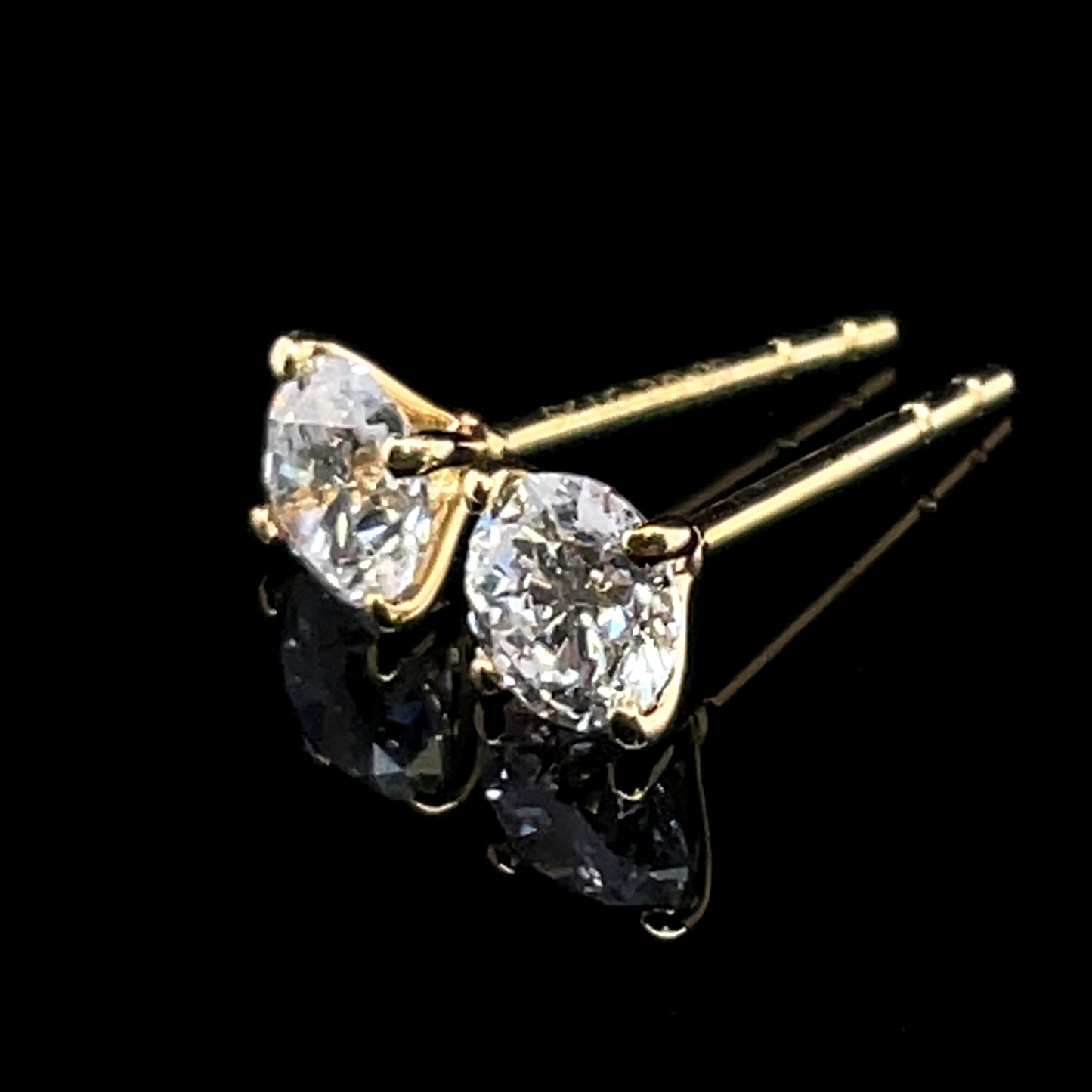 9ct Yellow Gold Lab Grown 1.00ct Diamond Stud Earrings DE130