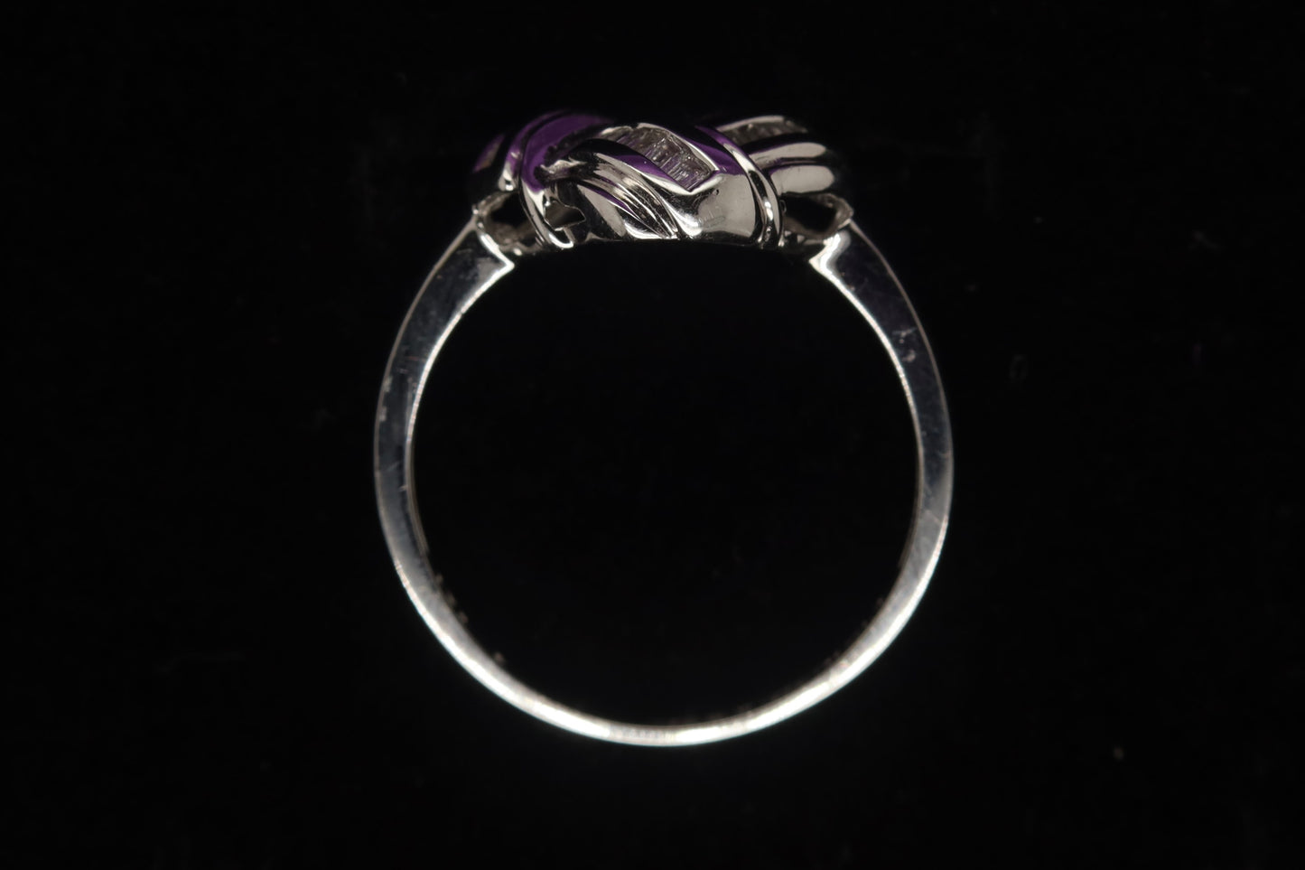 18ct White Gold Diamond Knot Ring DR016