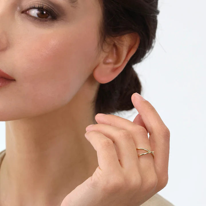 9ct Gold Crossover Ring GR442