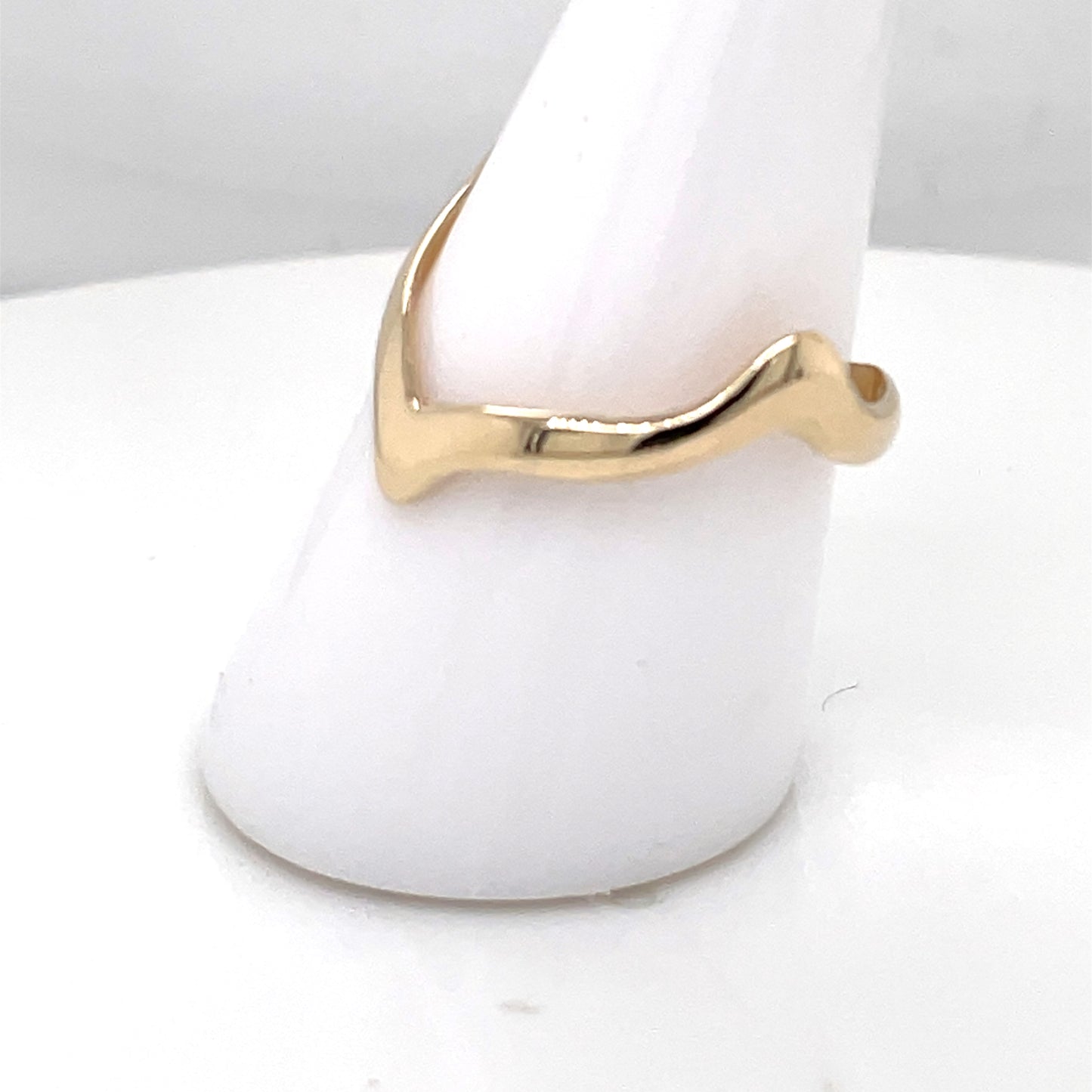 Heirloom 9ct Gold Wishbone Ring HR10