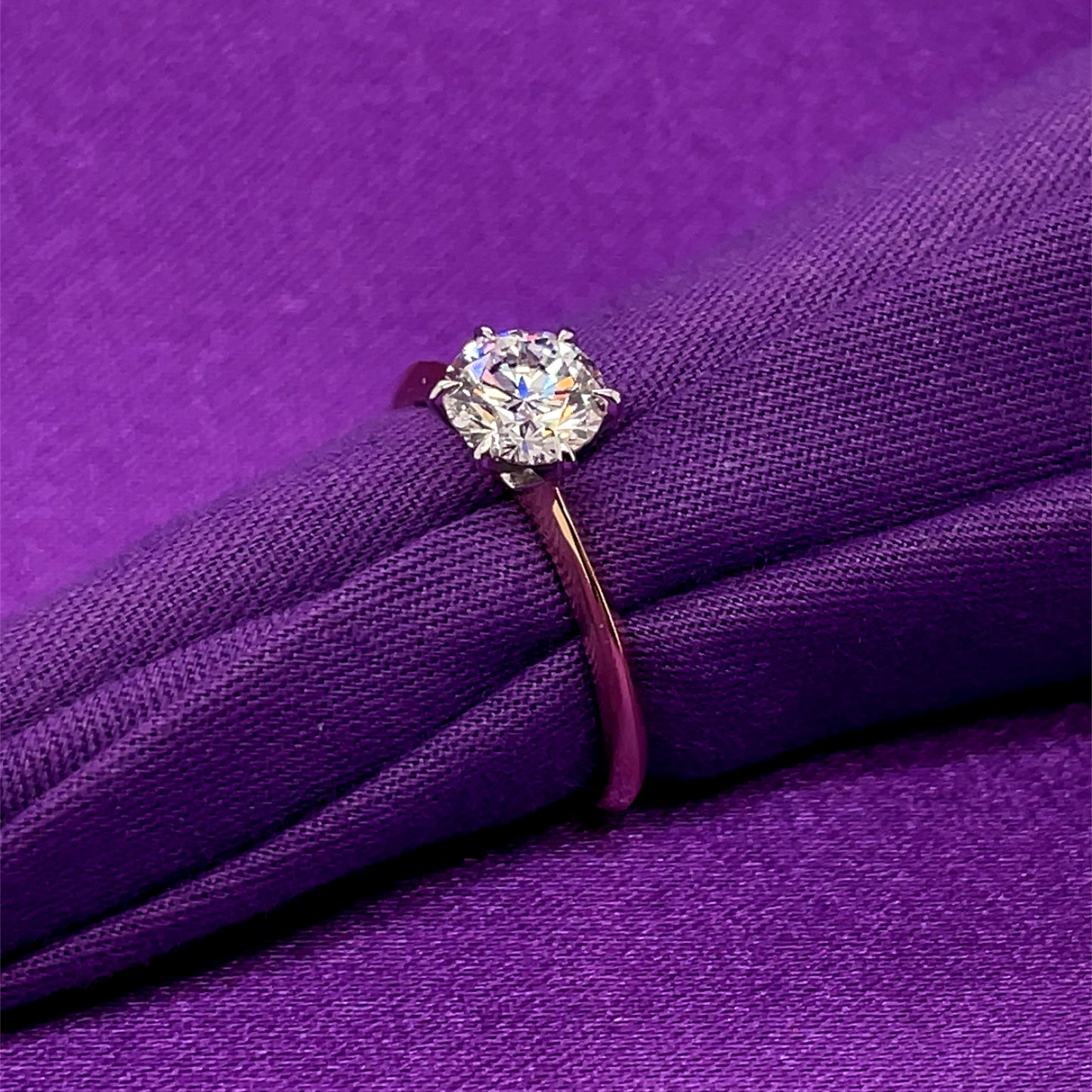 9ct Yellow Gold Lab Grown 1.00ct Round Brilliant Diamond Ring Z241
