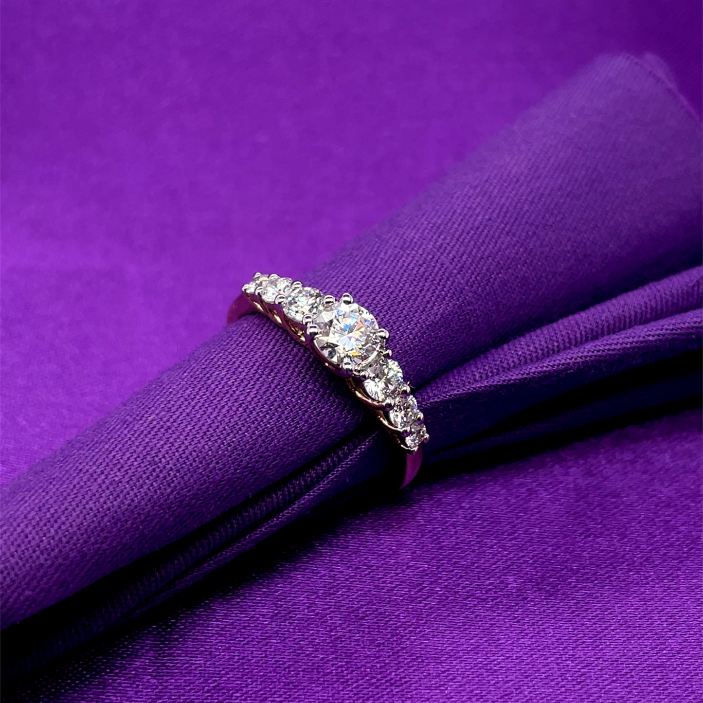 9ct Yellow Gold Lab Grown 1.00ct 7Stone Graduated Diamond Ring X145