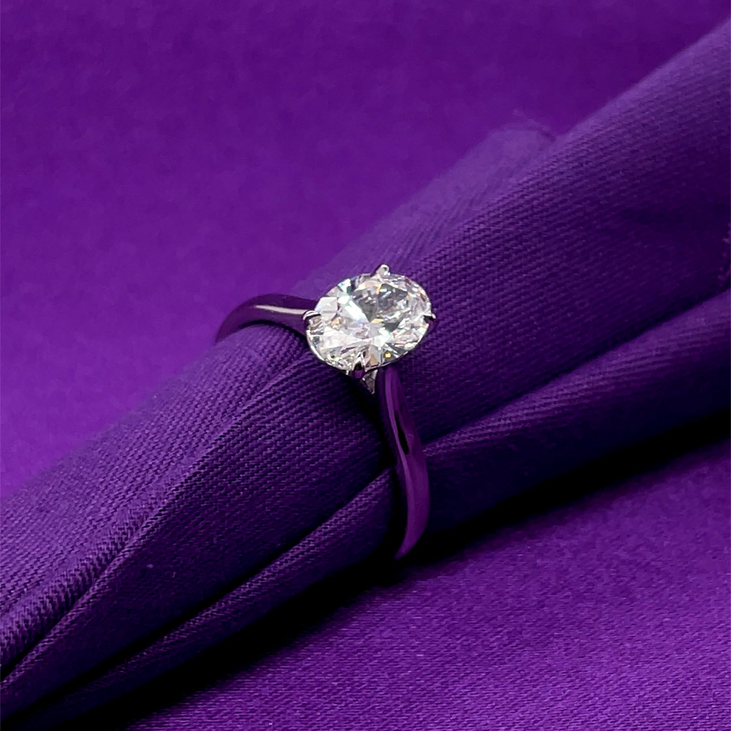 9ct White Gold Lab Grown 1.50ct Oval Diamond Ring Z243