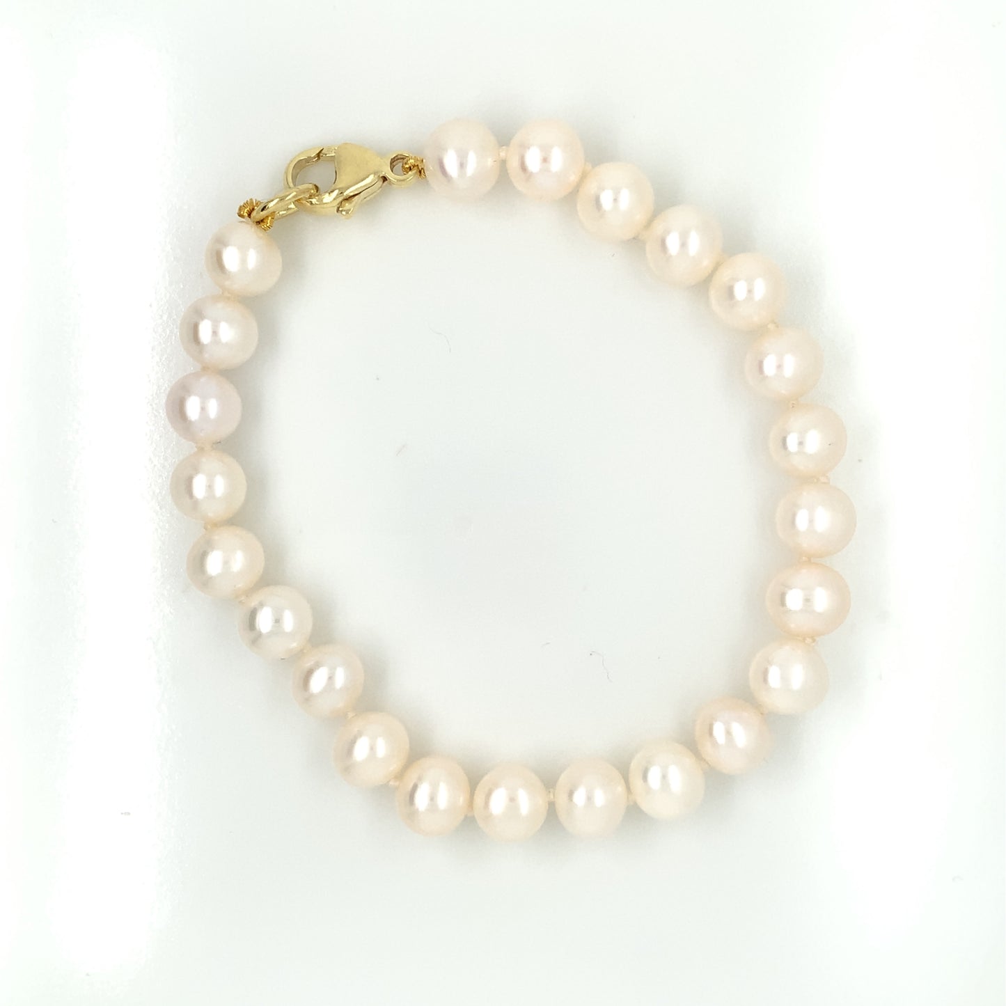 Freshwater Pearl Bracelet 7/7.5mm on 9ct Gold Clasp NB5004