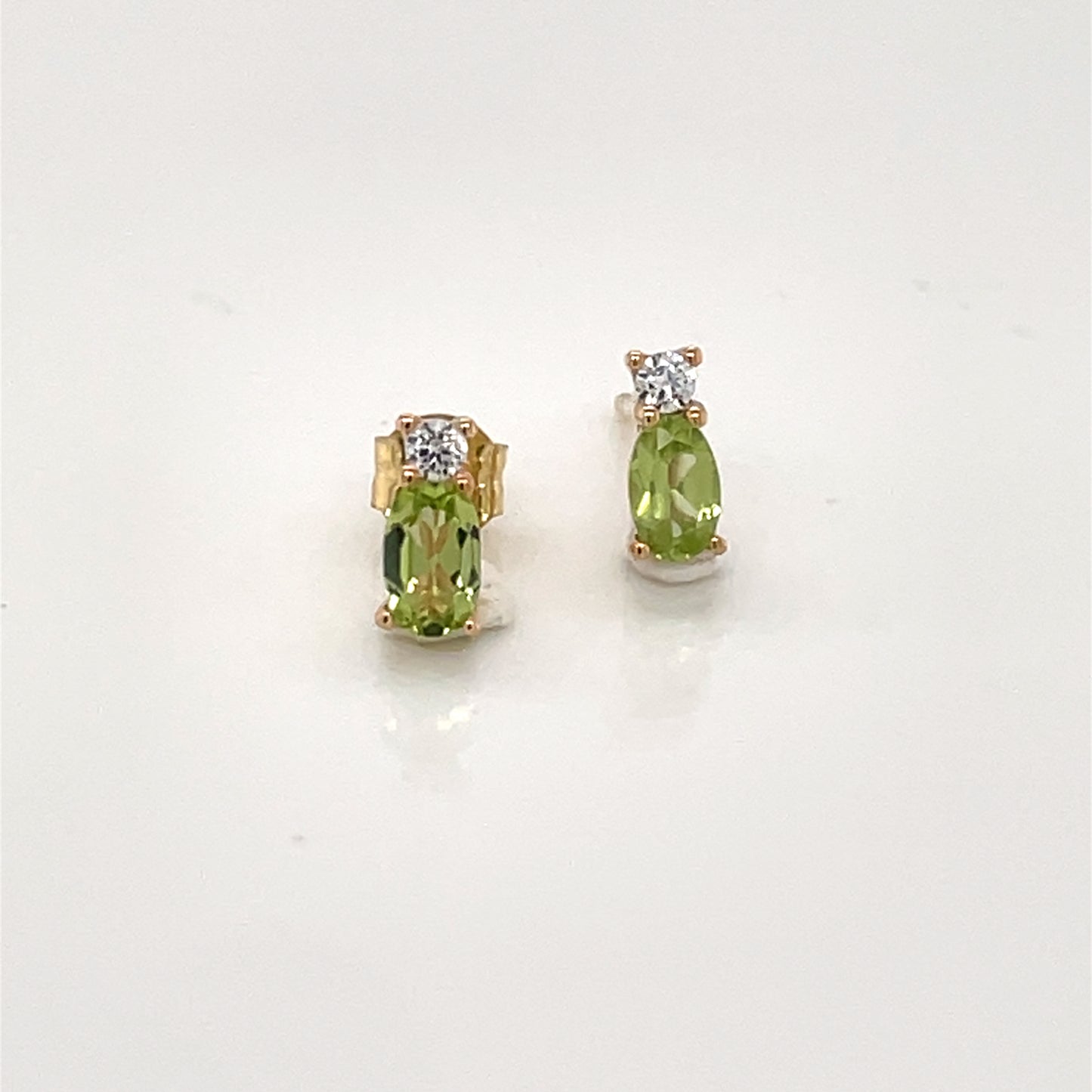 9ct Gold Peridot CZ Stud Earrings GEX164