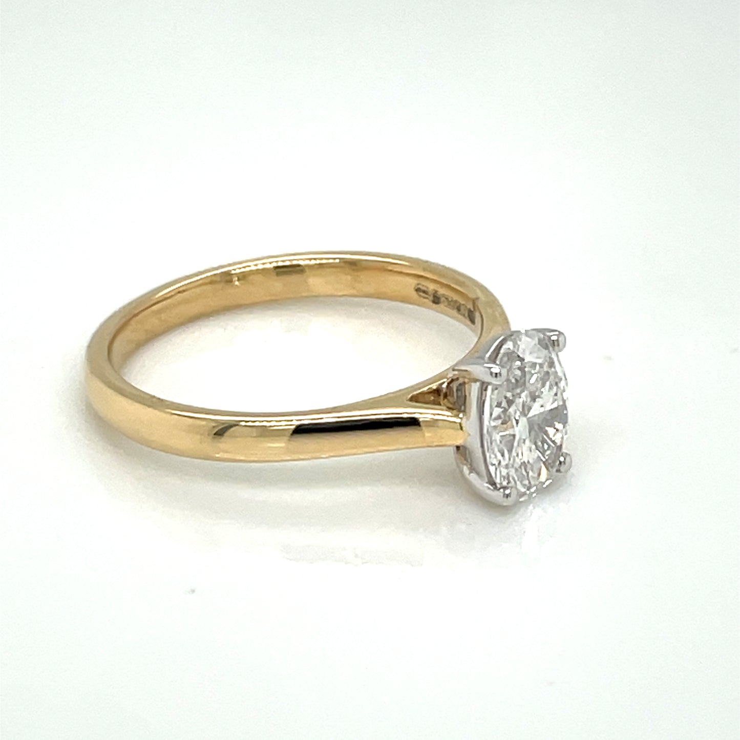 18ct Yellow Gold Lab Grown 1ct Oval Diamond Engagement Ring Z238