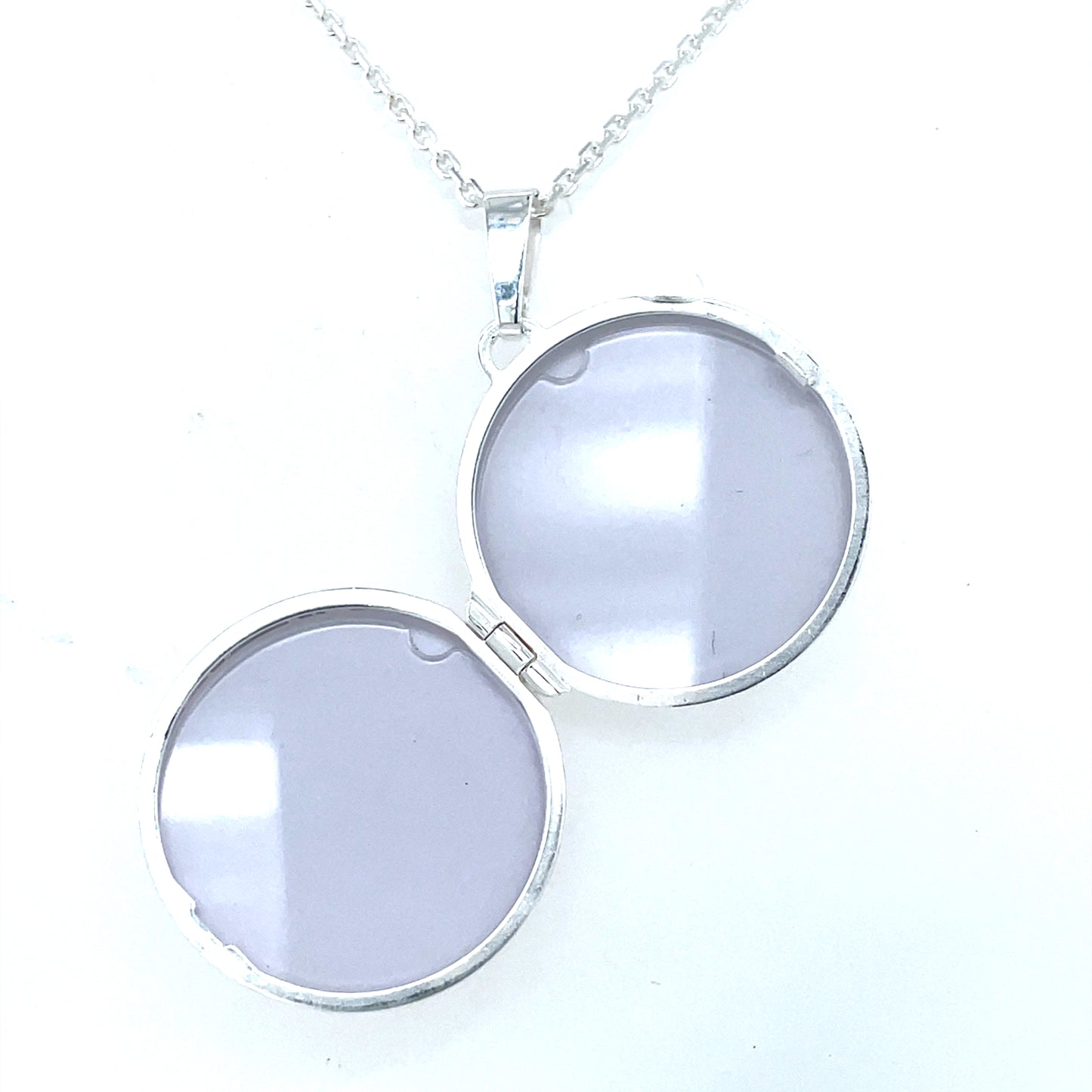 Sterling Silver Round Locket SL22C3305