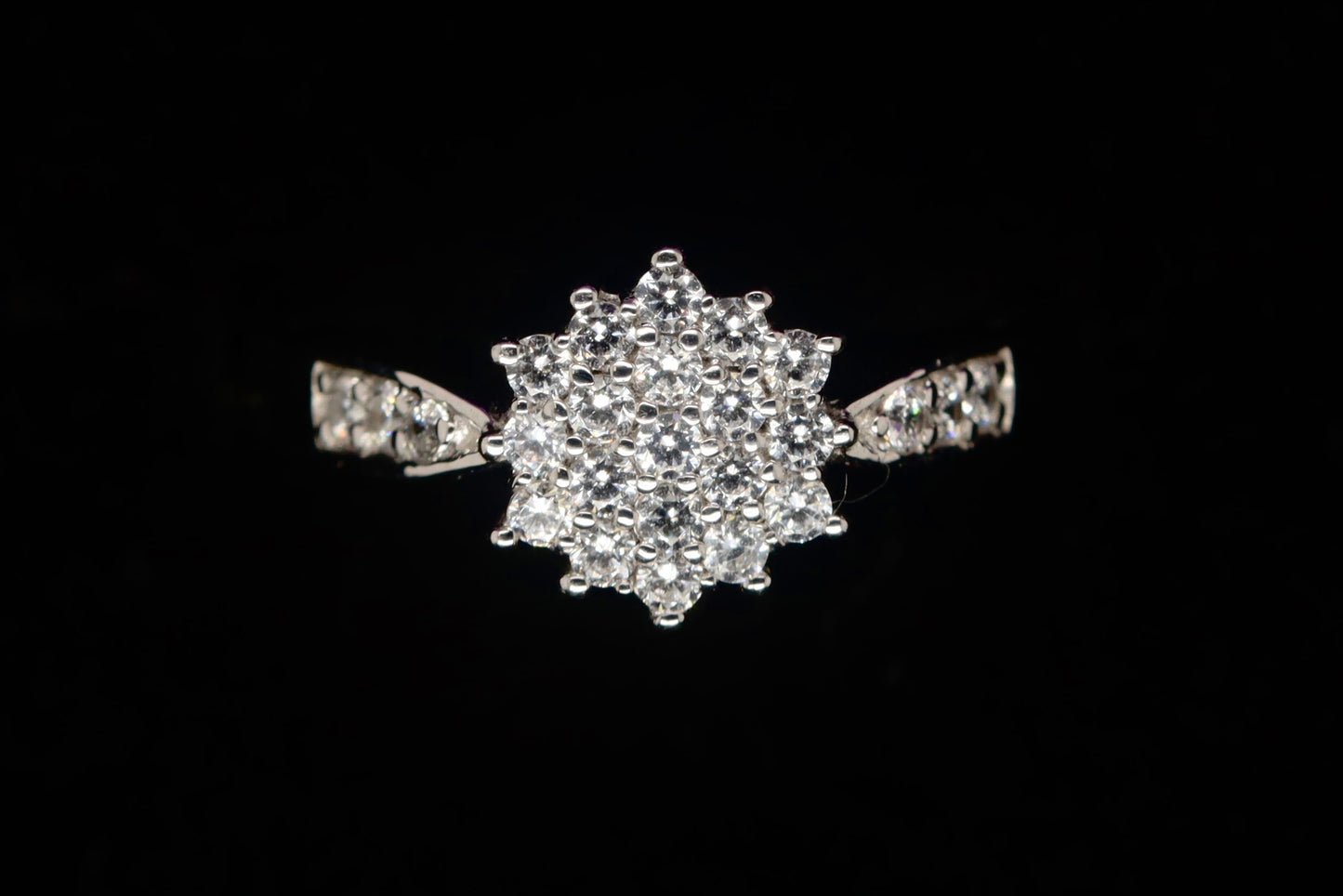 9ct White Gold CZ Cluster Ring WRZ088