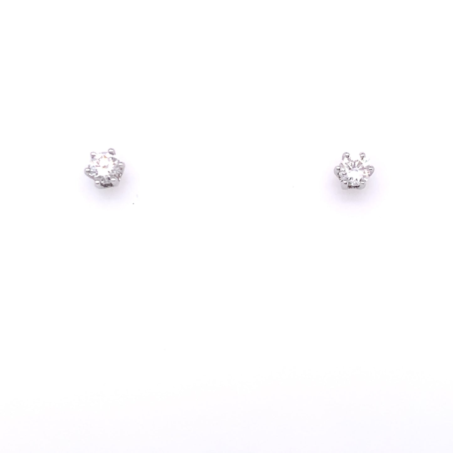 18ct White Gold Diamond 0.30ct Stud Earrings DE006