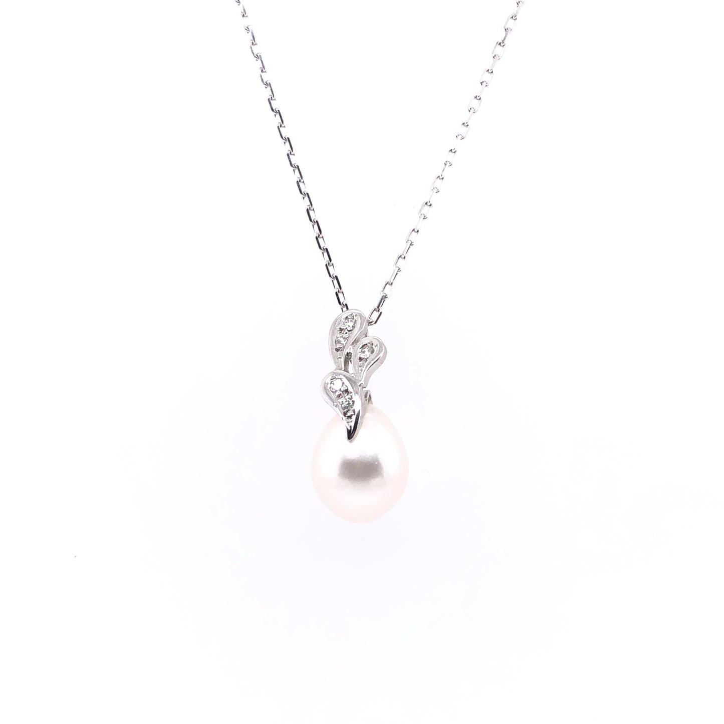 9ct White Gold Pearl & CZ Petal Pendant GPX65