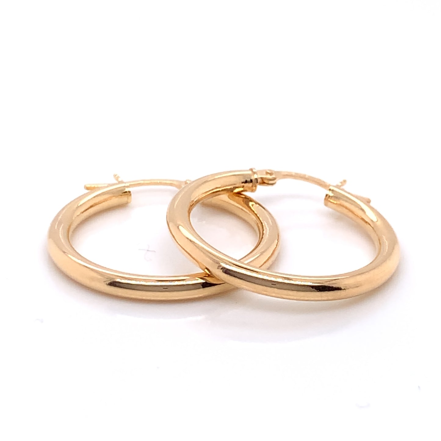 9ct Gold 20mm Medium Hoop Earrings GE2030/20