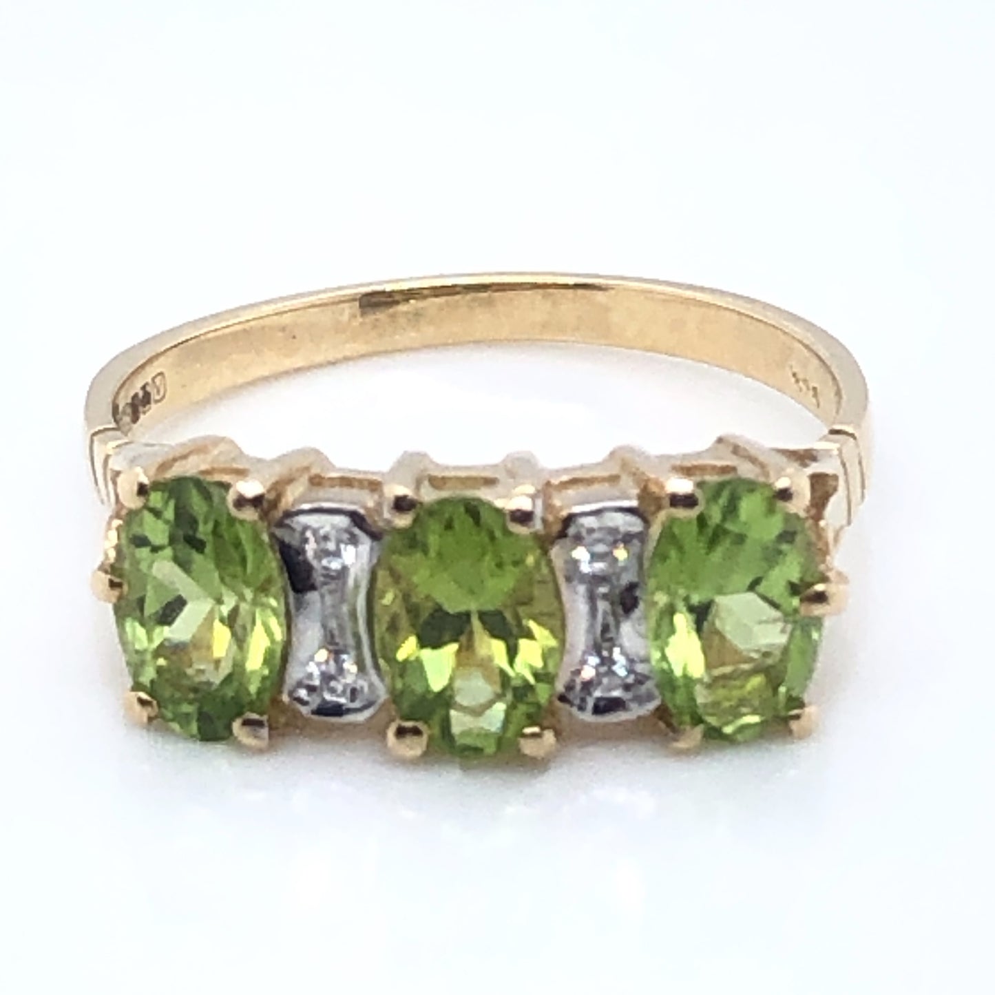 9ct Gold Peridot & Diamond Trilogy Ring GRX195