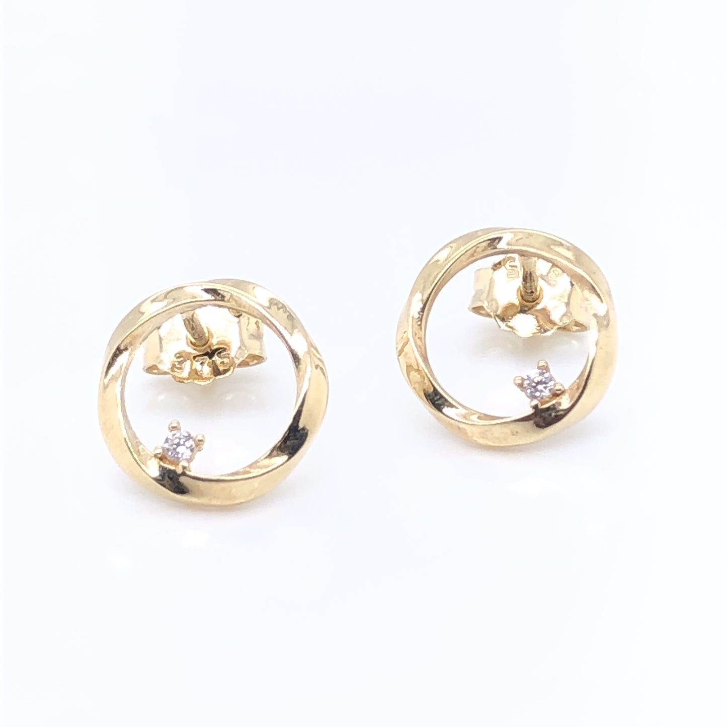 9ct Gold Twisted Circle with CZ Earrings GEZ454