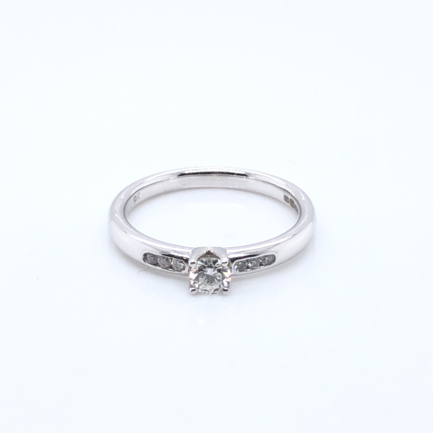 9ct White Gold Diamond 0.27ct Solitaire Ring Z032