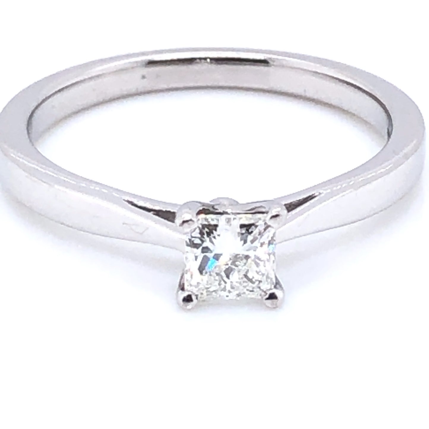 18ct White Gold 0.40ct Princess Diamond Classic Solitaire Ring Z11/17