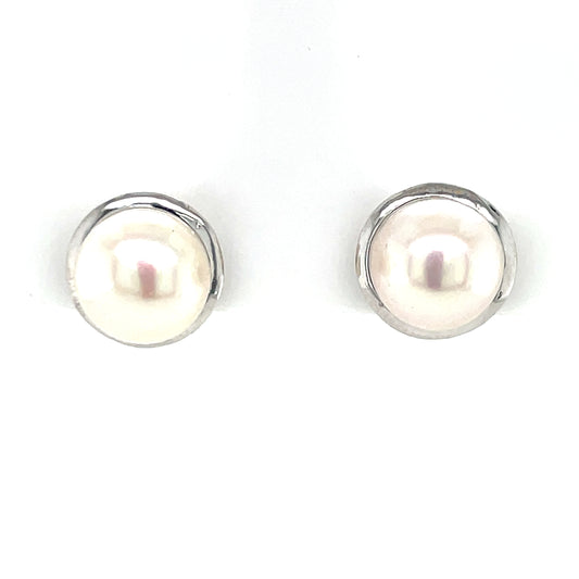 Sterling Silver Freshwater Pearl Stud Earrings SE371