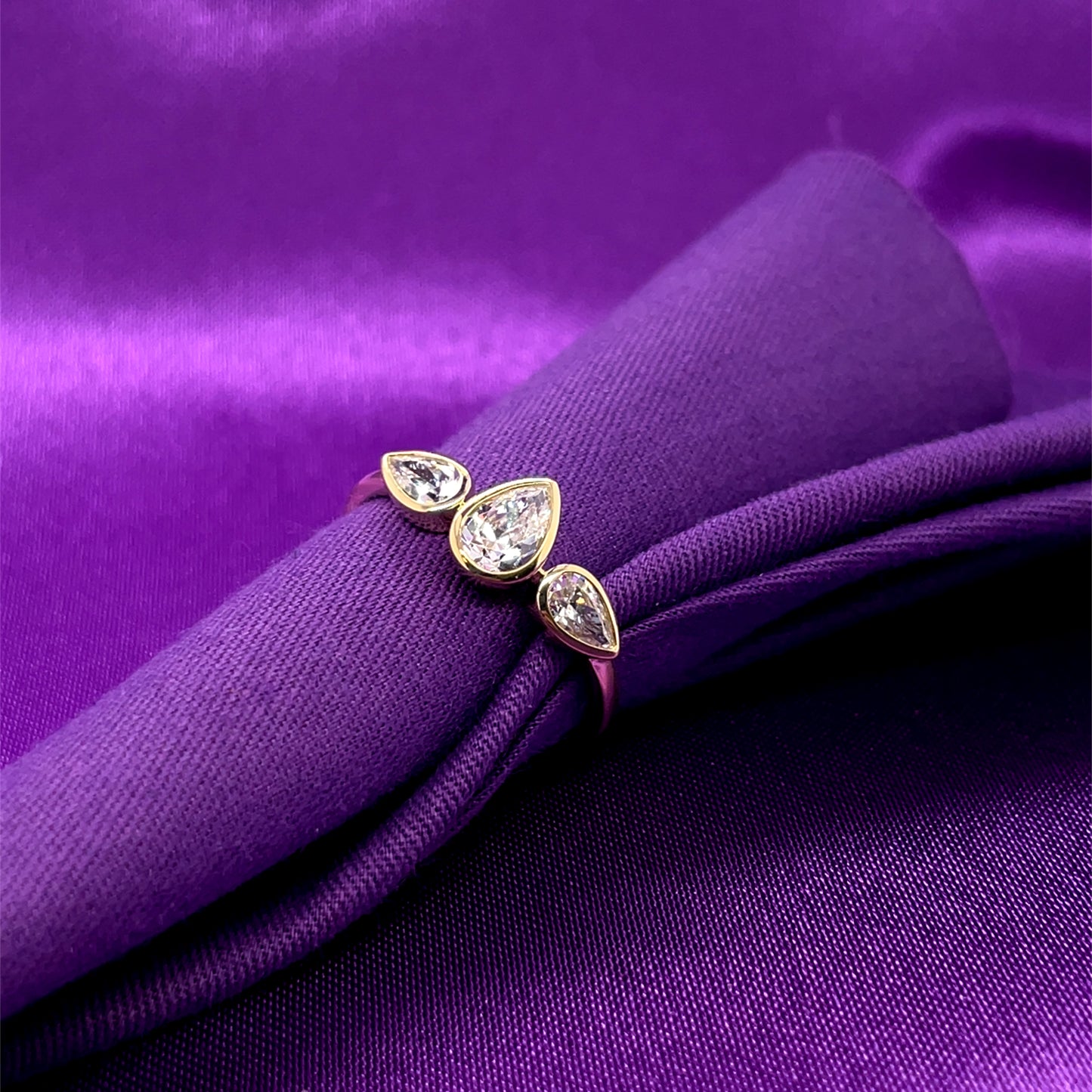 9ct Gold Three Pear CZ Ring GRZ368