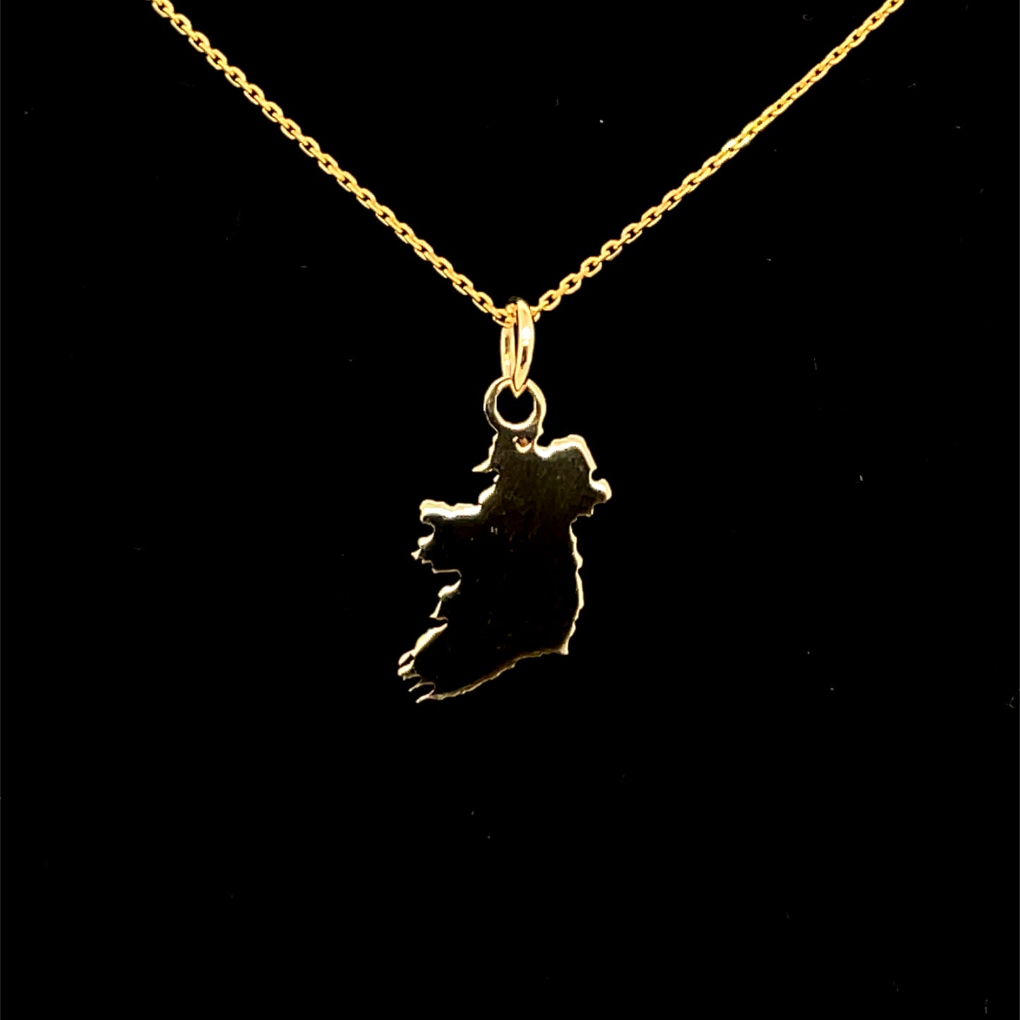 9ct Gold Island of Ireland Pendant GP812