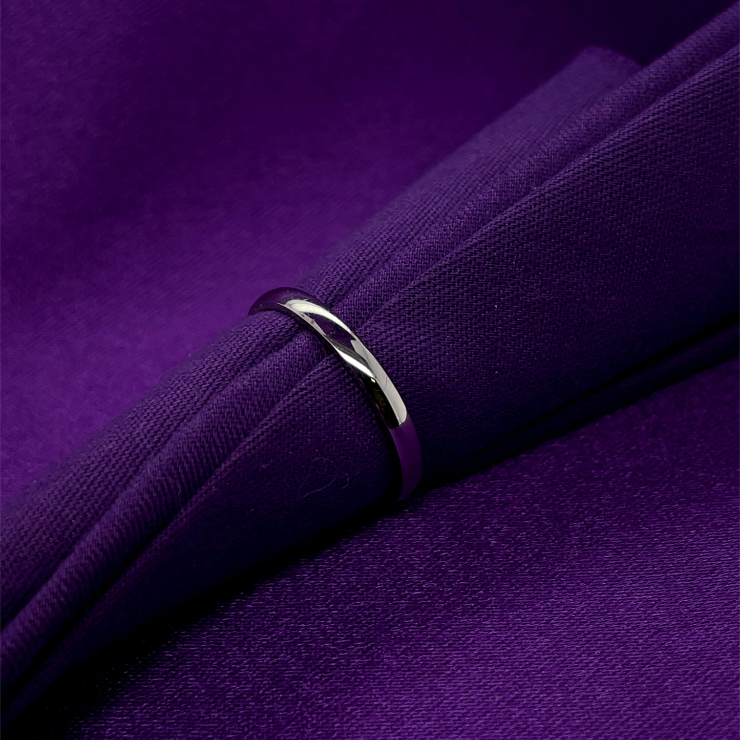 18ct White Gold 2mm Court Wedding Band EW141