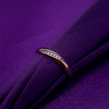 9ct Gold CZ Tapered Ring GRZ382