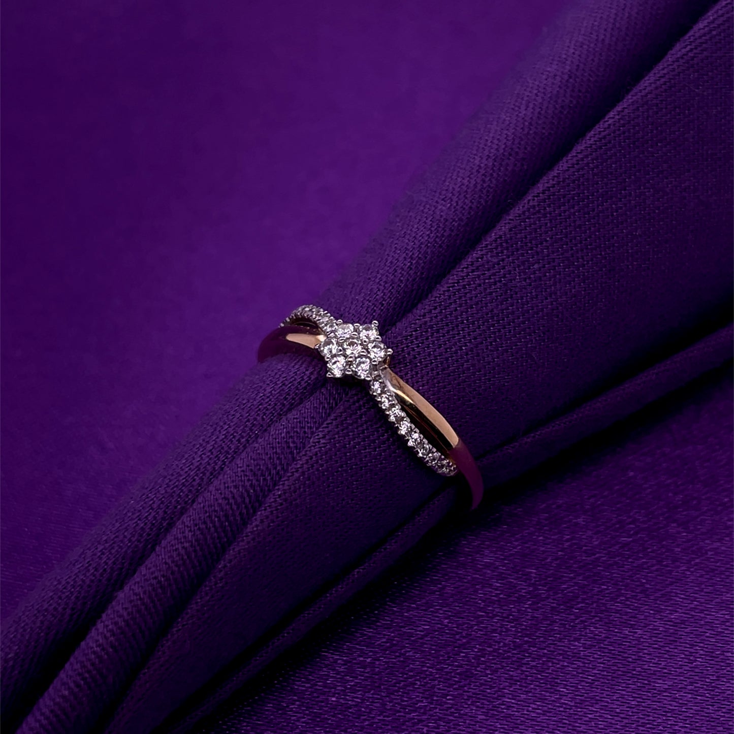 9ct Gold Etoile CZ Ring GRZ326