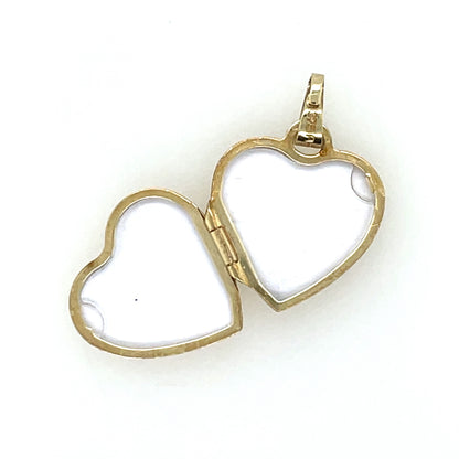 9ct Gold Engraved Heart Locket GL045 D