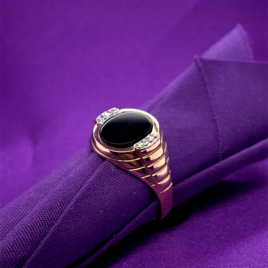 9ct Gold Gents Oval Onyx & Diamond Ring GR121