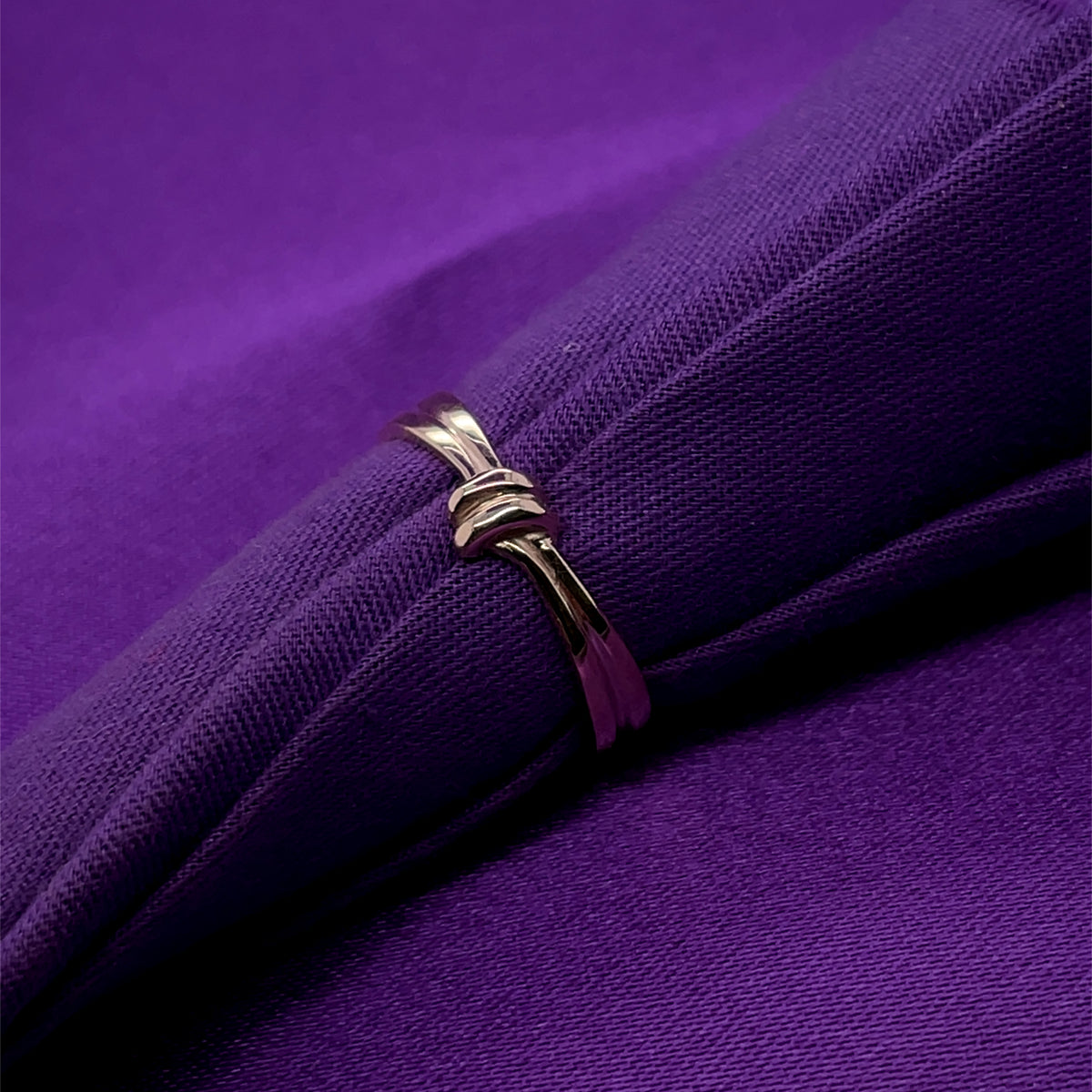 9ct Gold Knot Ring GR523