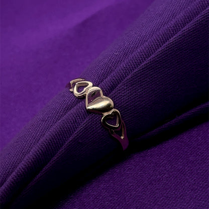 9ct Gold Heart Ring GR524