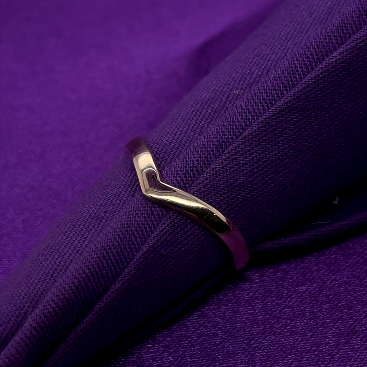9ct Gold Wishbone Ring GR525