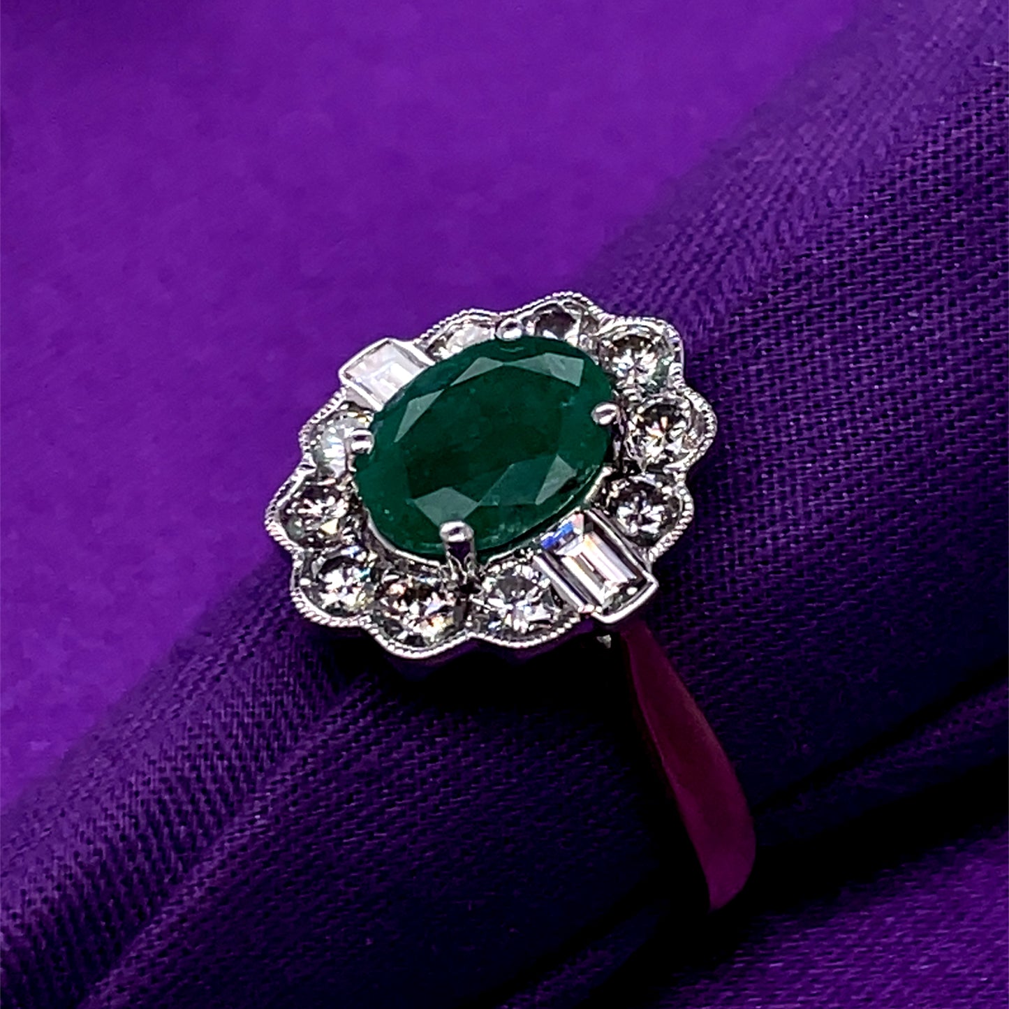 18ct Gold Emerald & Diamond 1.00ct Vintage Lace Ring GRE089