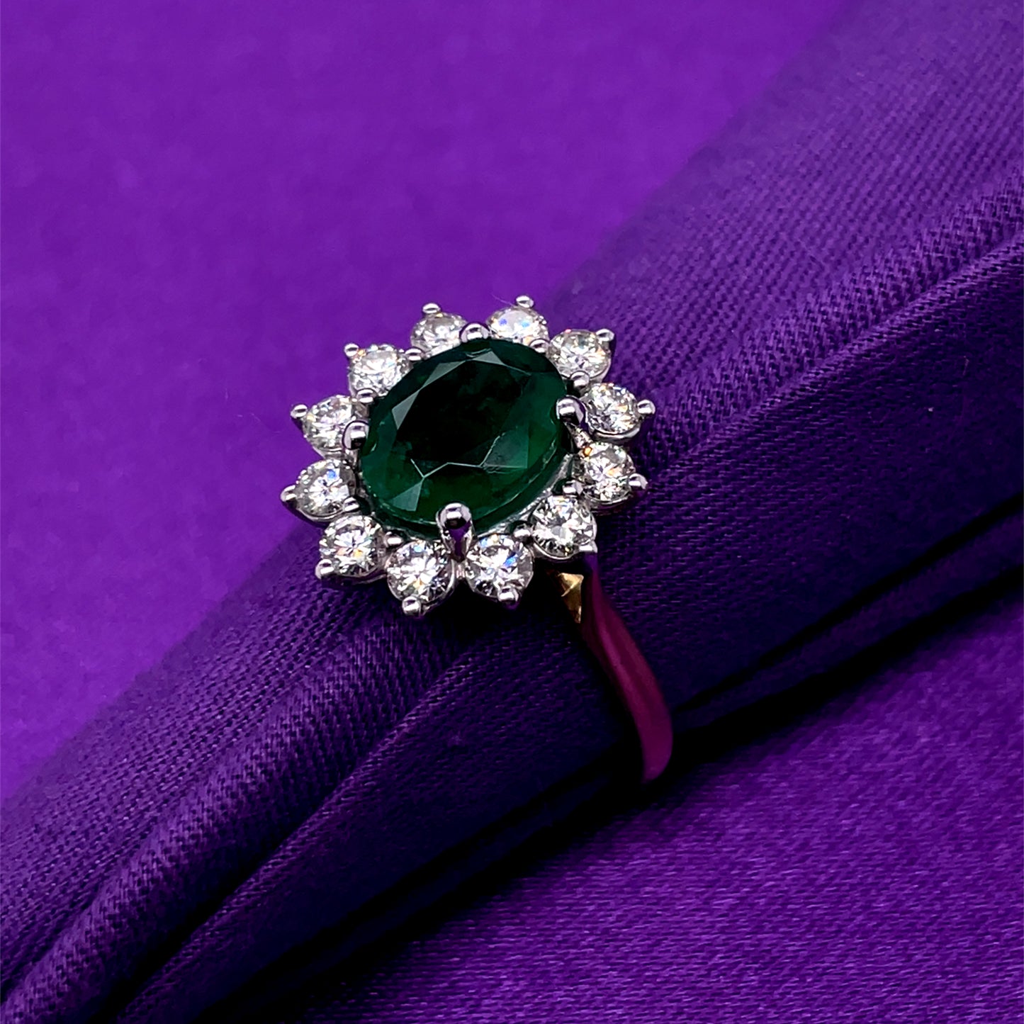 18ct Gold Emerald & Diamond 0.75ct Oval Cluster Ring GRE098