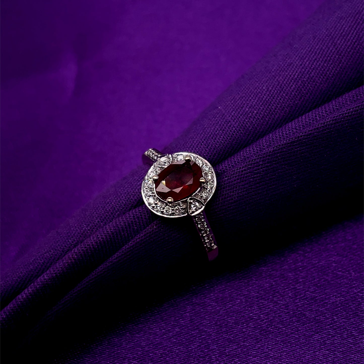 9ct Gold Ruby & Diamond Vintage Cluster Ring GRR038