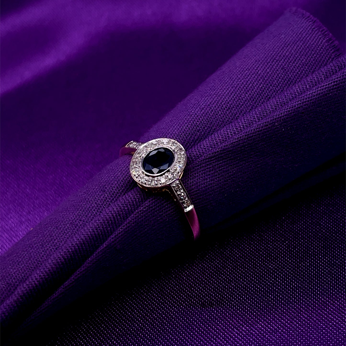 18ct Gold Sapphire & Diamond Petite Cluster Ring GRS58