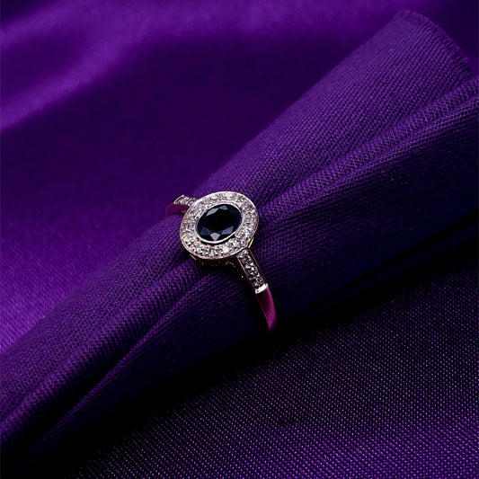 18ct Gold Sapphire & Diamond Petite Cluster Ring GRS58