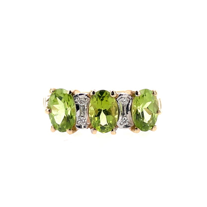 9ct Gold Peridot & Diamond  Trilogy Ring GRX195