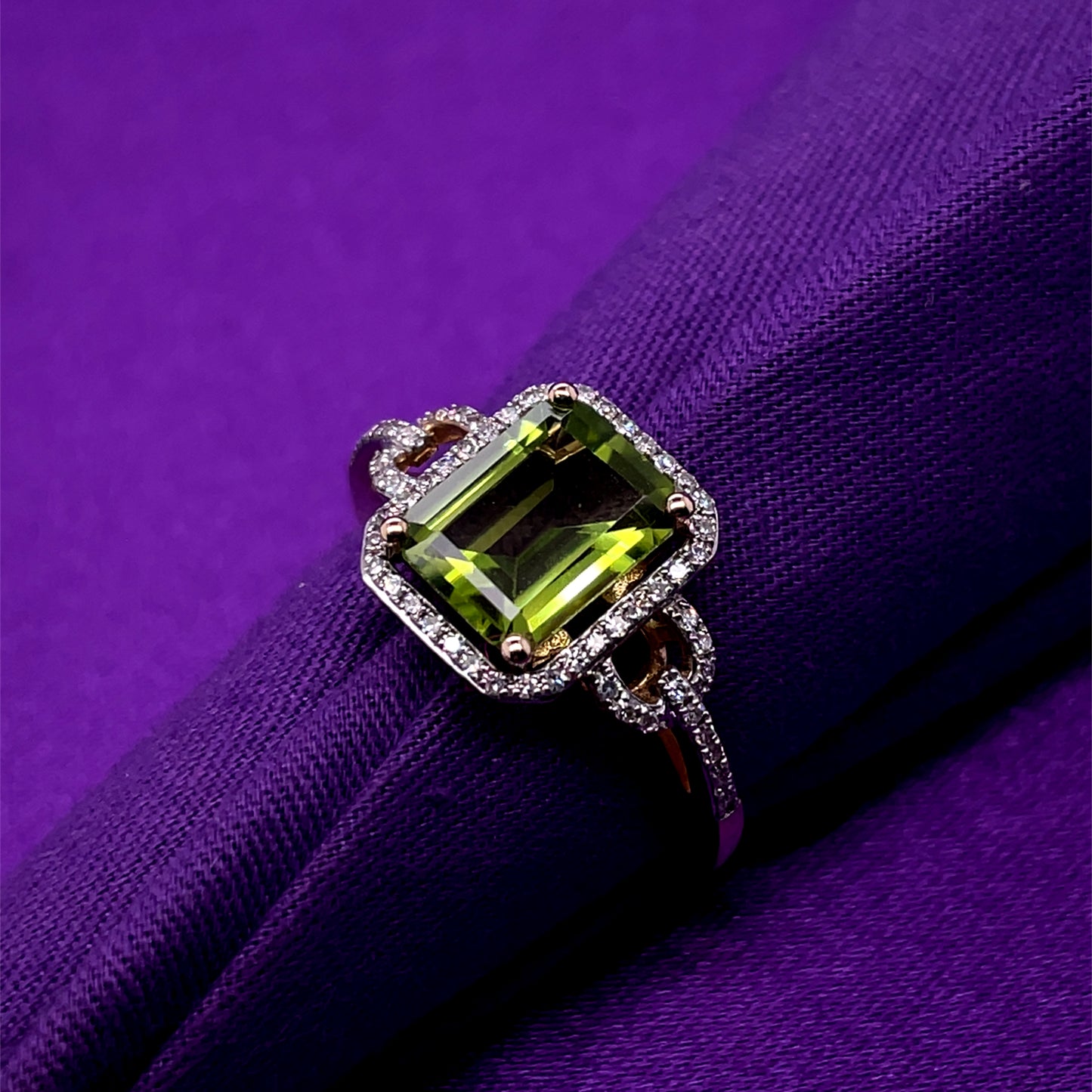 9ct Gold Peridot & Diamond Vintage Cocktail Ring GRX198