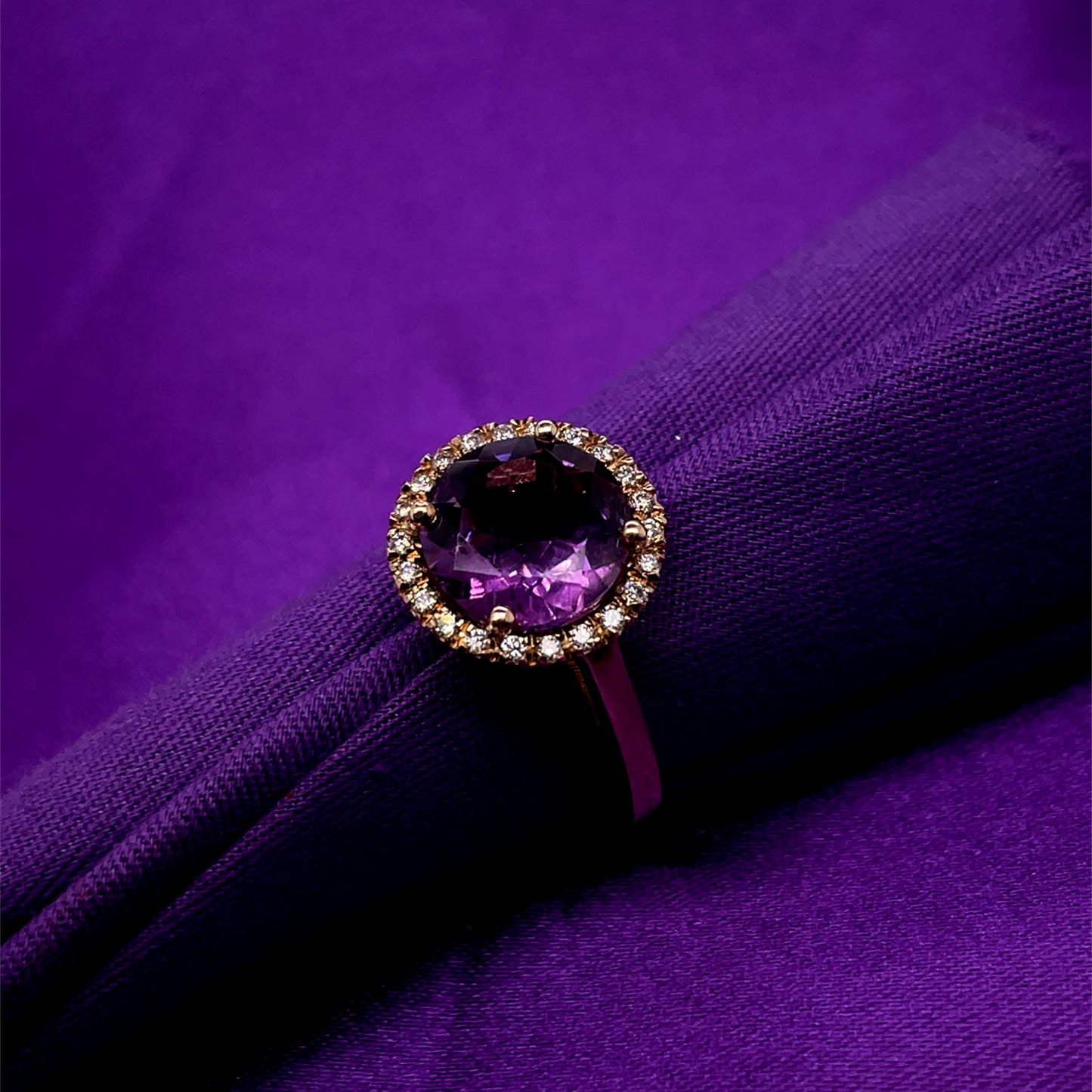 9ct Gold Amethyst & Diamond Halo Ring GRX218