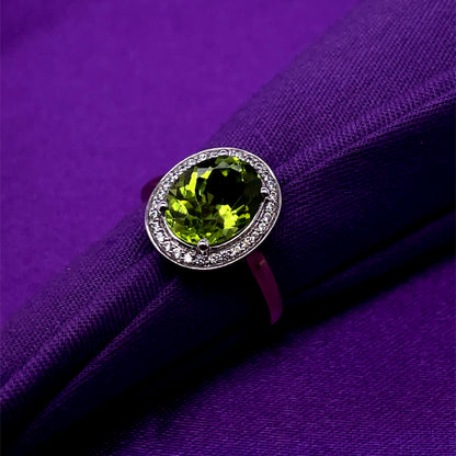 9ct Gold Peridot & CZ Vintage Cluster  Ring GRX228