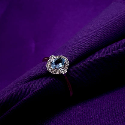 9ct Gold Aquamarine & Diamond Oval Vintage Lace Ring GRX247