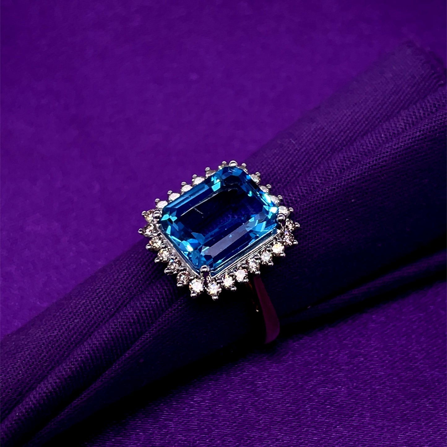 9ct Gold Blue Topaz & Diamond Rectangular Cocktail Ring GRX269