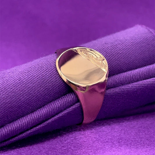 9ct Gold Gents Oval Signet Ring GR456