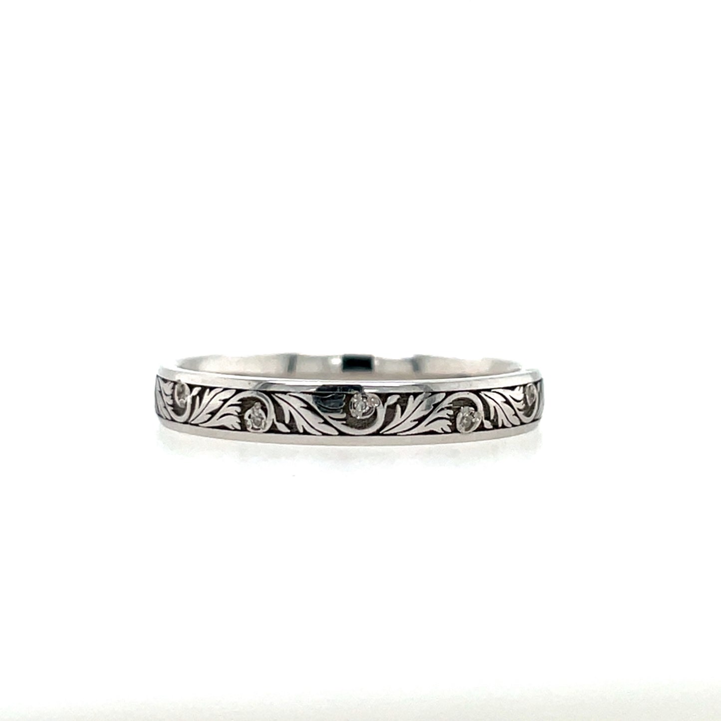 9ct White Gold Vintage-Style Diamond Wedding Band GW143