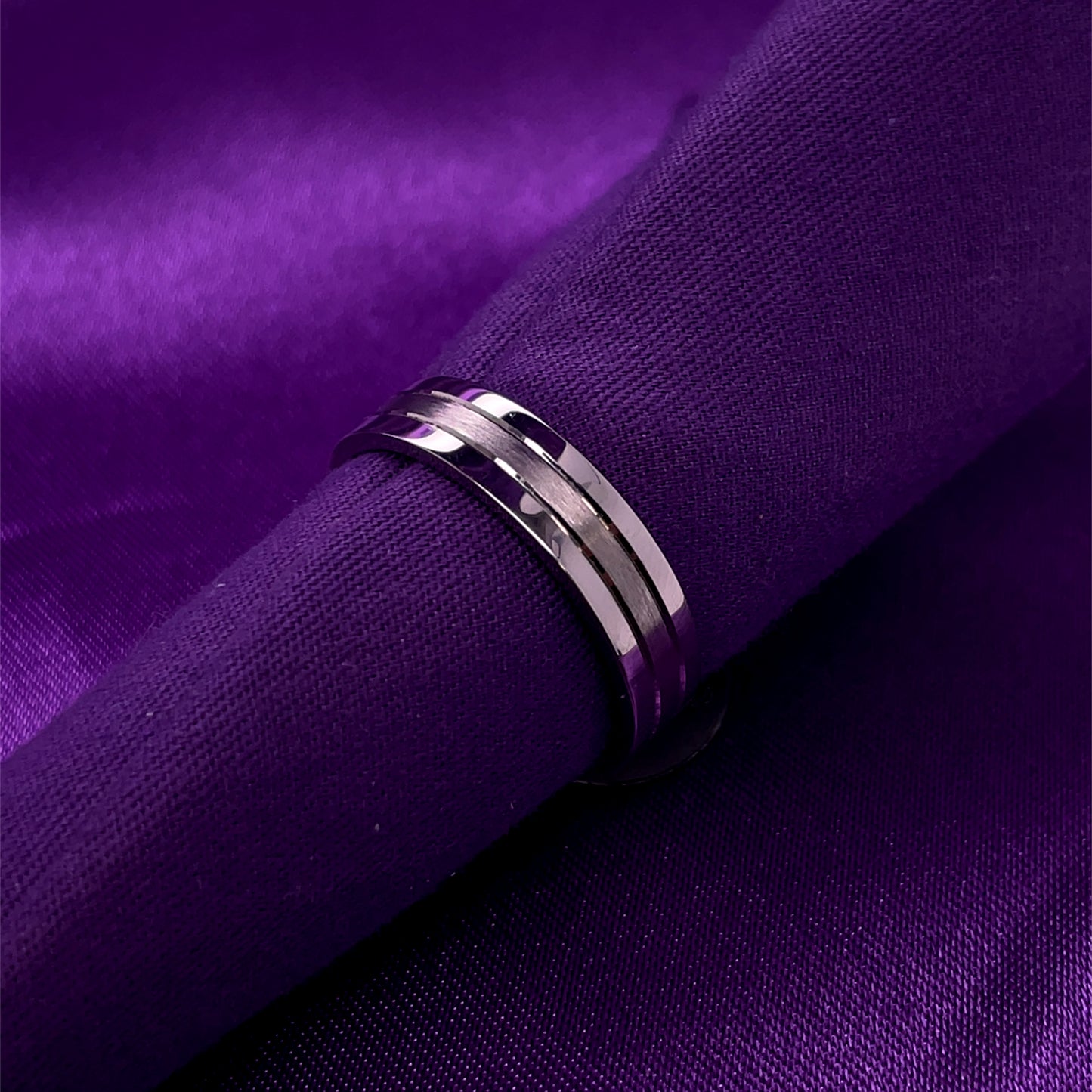 Platinum 600 Men's 5mm Heavy Easi-fit Wedding Ring PW024