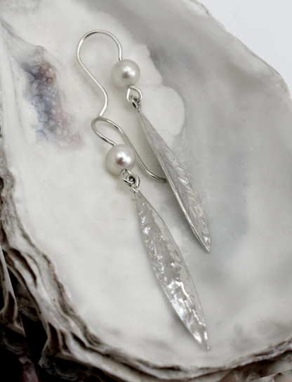 Martina Hamilton Leaf Earring with Pearl LFC1B