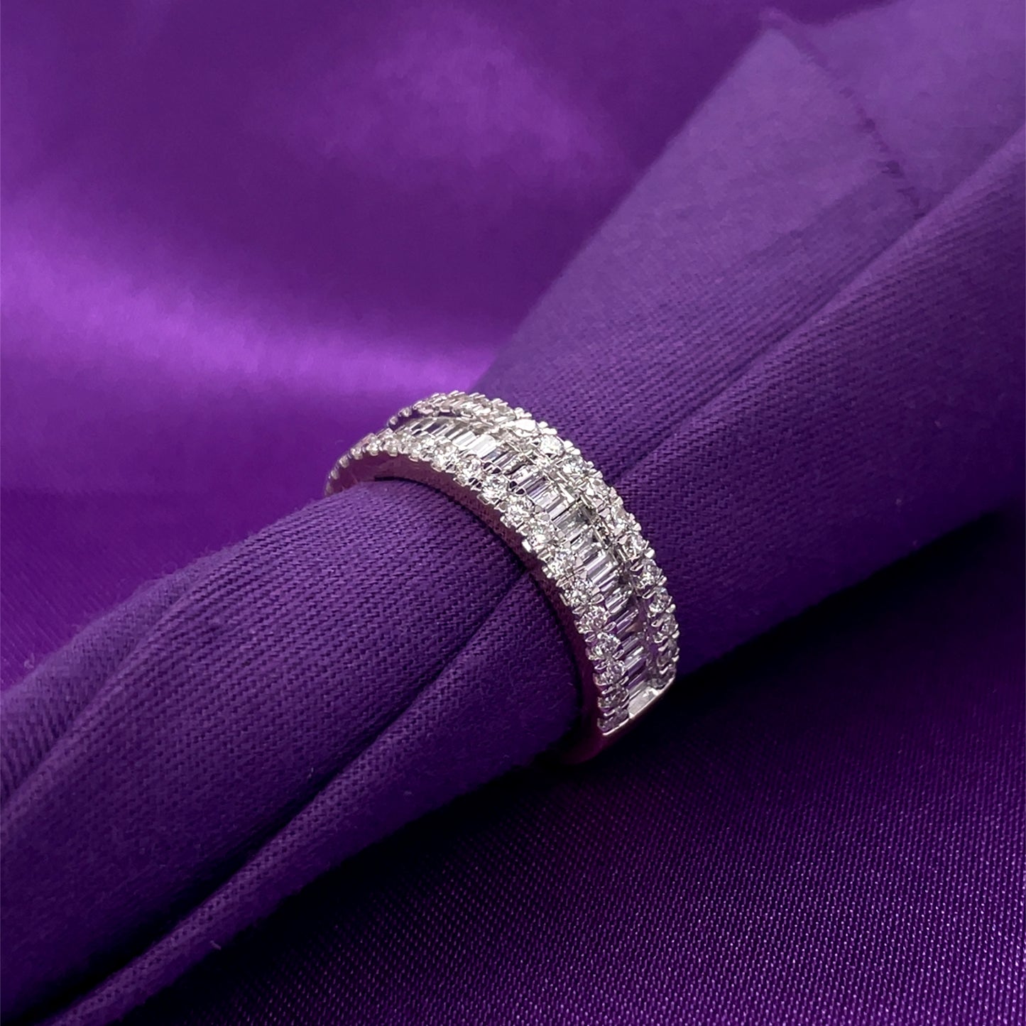 9ct Yellow Gold Lab Grown 1.00ct Round Baguette Diamond Ring X147