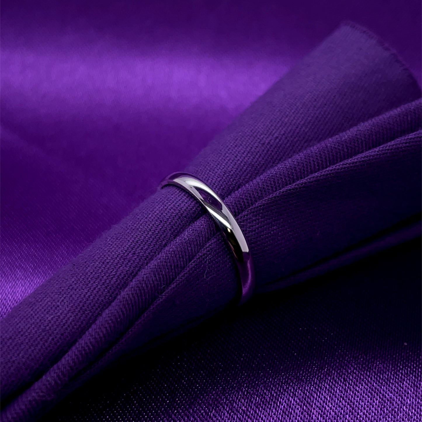 9ct White Gold 2.5mm Court Wedding Band GW392