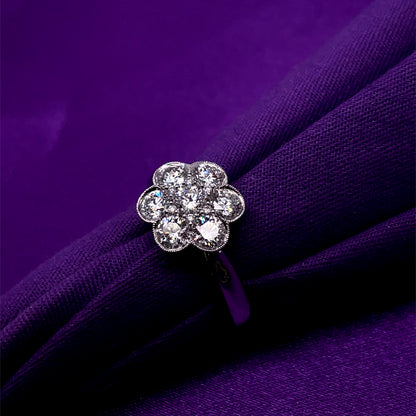 18ct White Gold 1.30ct Diamond Vintage Cluster Ring Y06