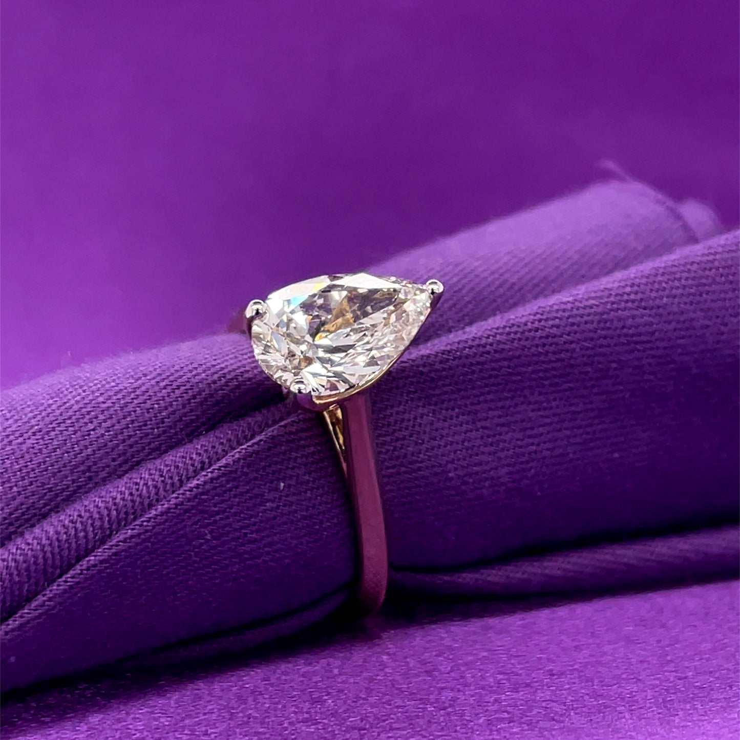 9ct Yellow Gold Lab Grown 2.01ct Pear Diamond Ring Z239
