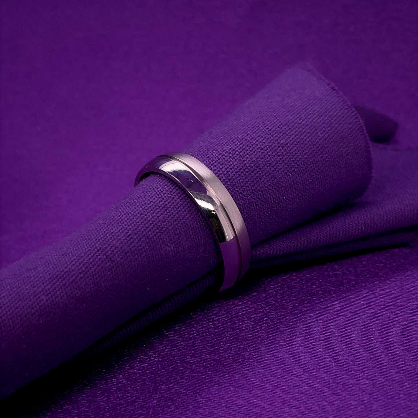 Sterling Silver Mens 5mm Matte/Polished Court Wedding Ring SR42